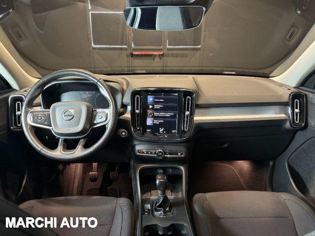 VOLVO XC40 T2 Momentum Pro