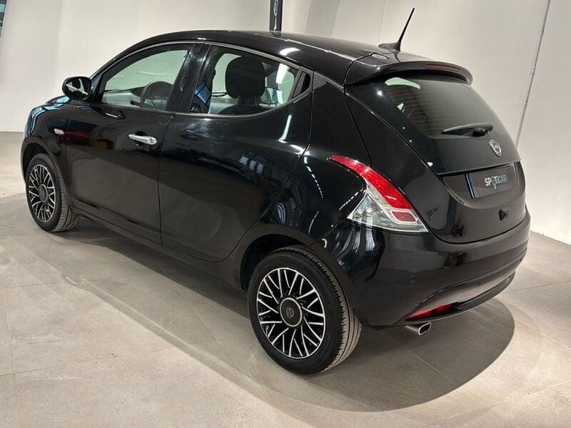 Lancia Ypsilon Ypsilon 1.0 FireFly 5 porte Hybrid Platino