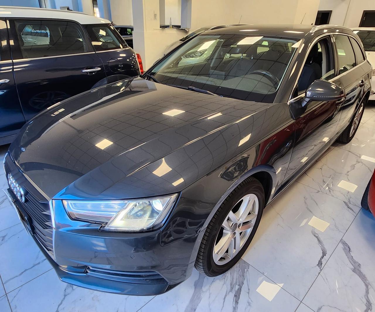 Audi A4 2.0 TDI 150 CV ultra S tronic Design