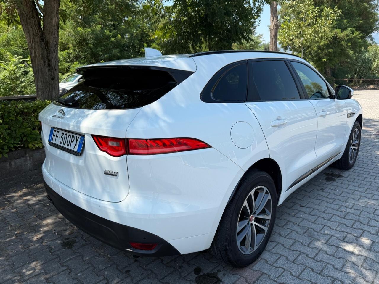 Jaguar F-Pace 2.0 D 180 CV AWD Portfolio R-Sport