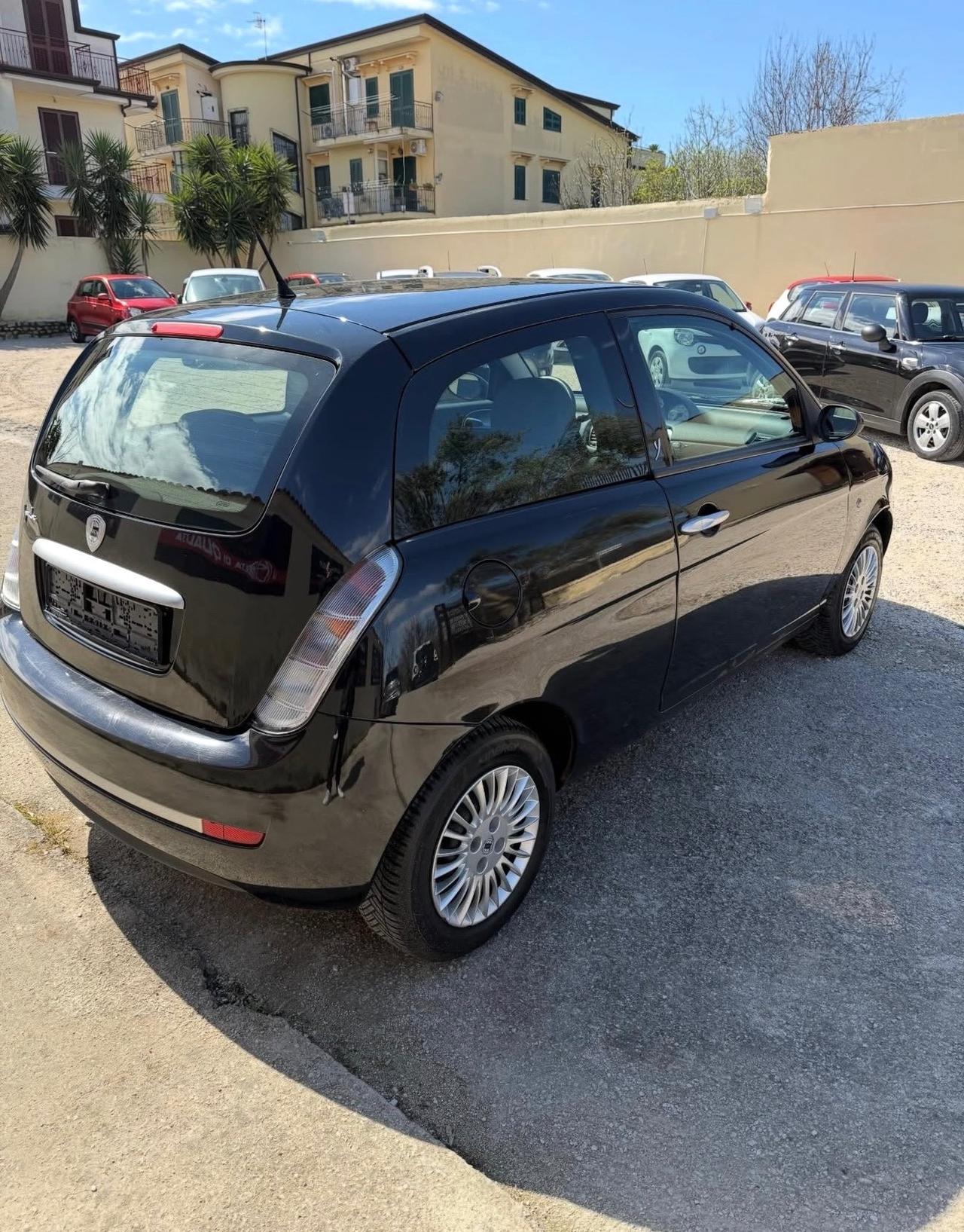 Lancia Ypsilon 1.2 Oro Bianco