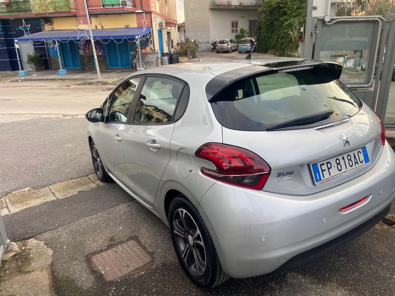 Peugeot 208 BlueHDi 75 5 porte Black Line 120.000Km