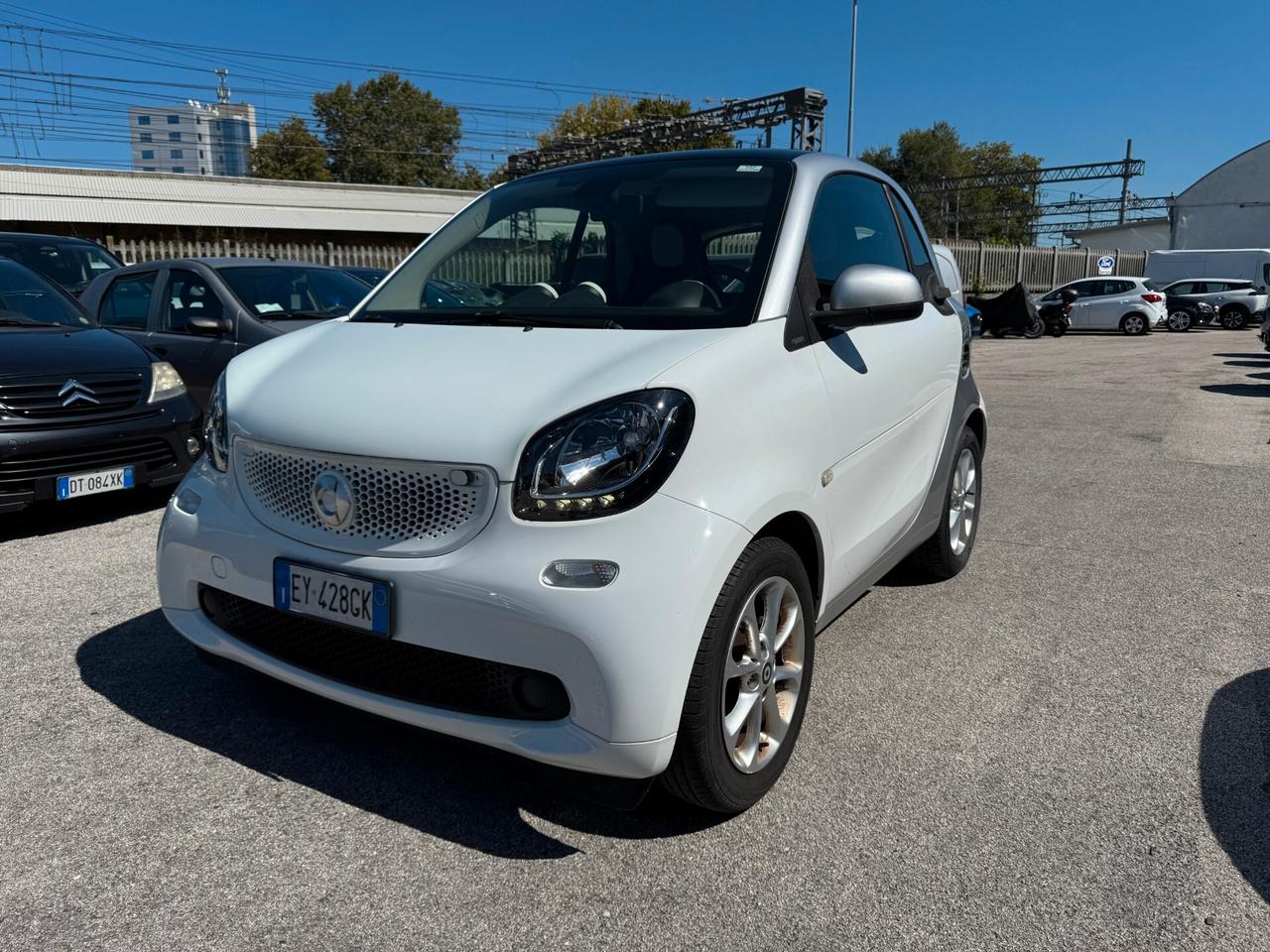 Smart ForTwo 1000 52 kW MHD coupé pure