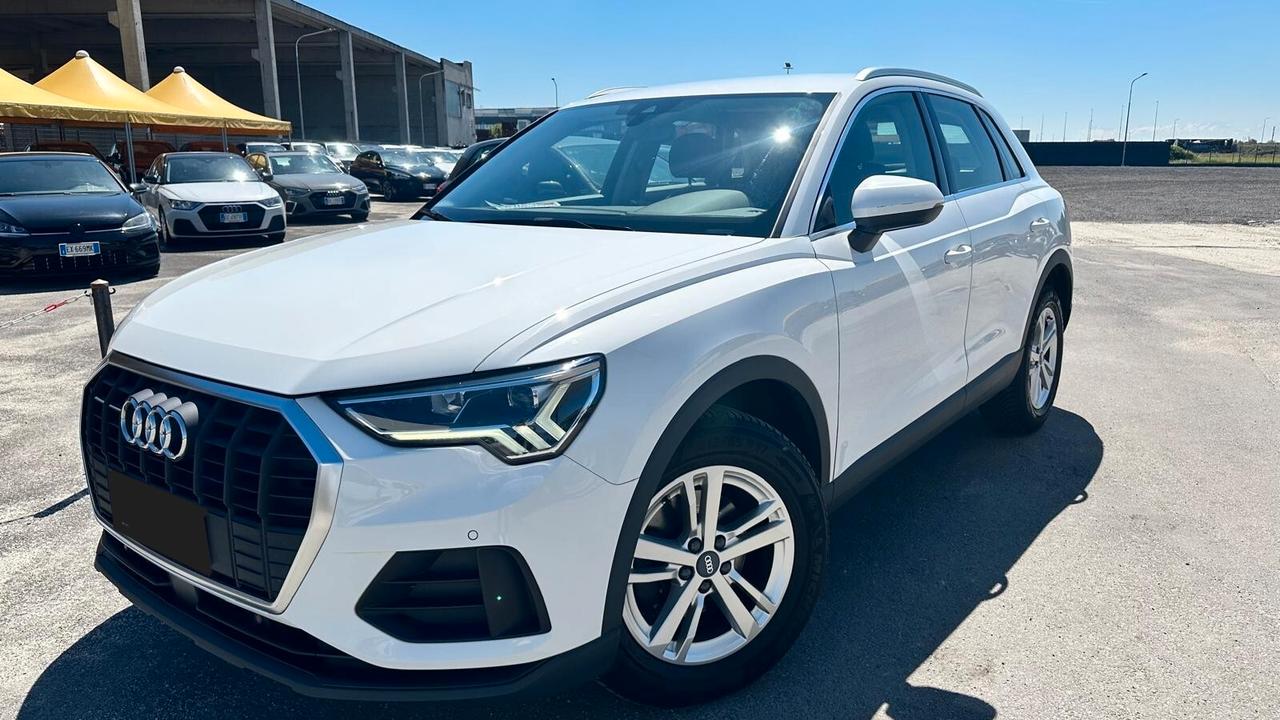 Audi Q3 2.0 TDI 150 CV S tronic Business KM CERTIFICATI
