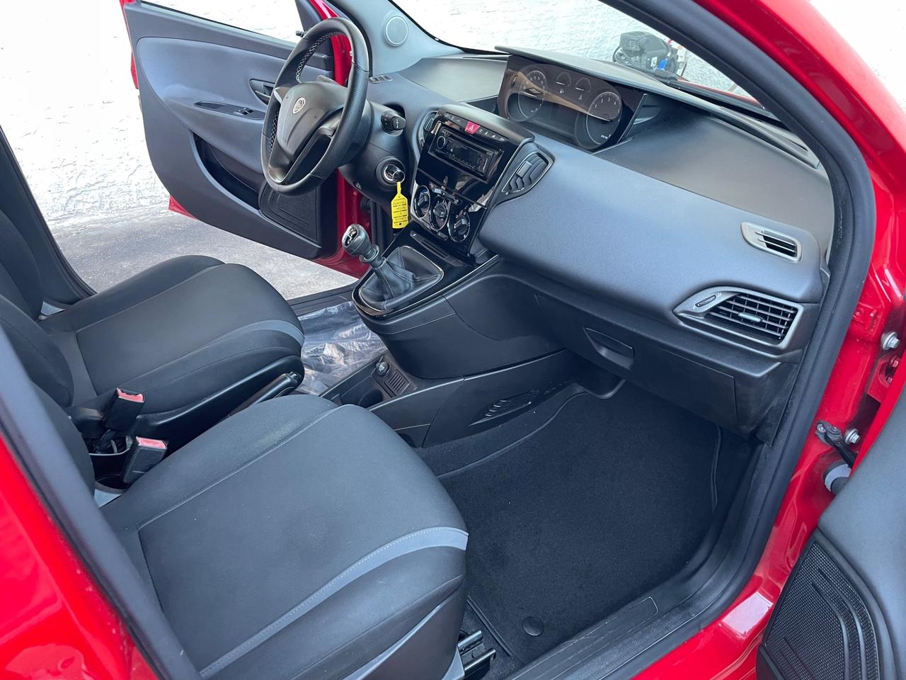 Lancia Ypsilon 1.2 69 CV 5 porte GPL Ecochic Gold dal nord Italia