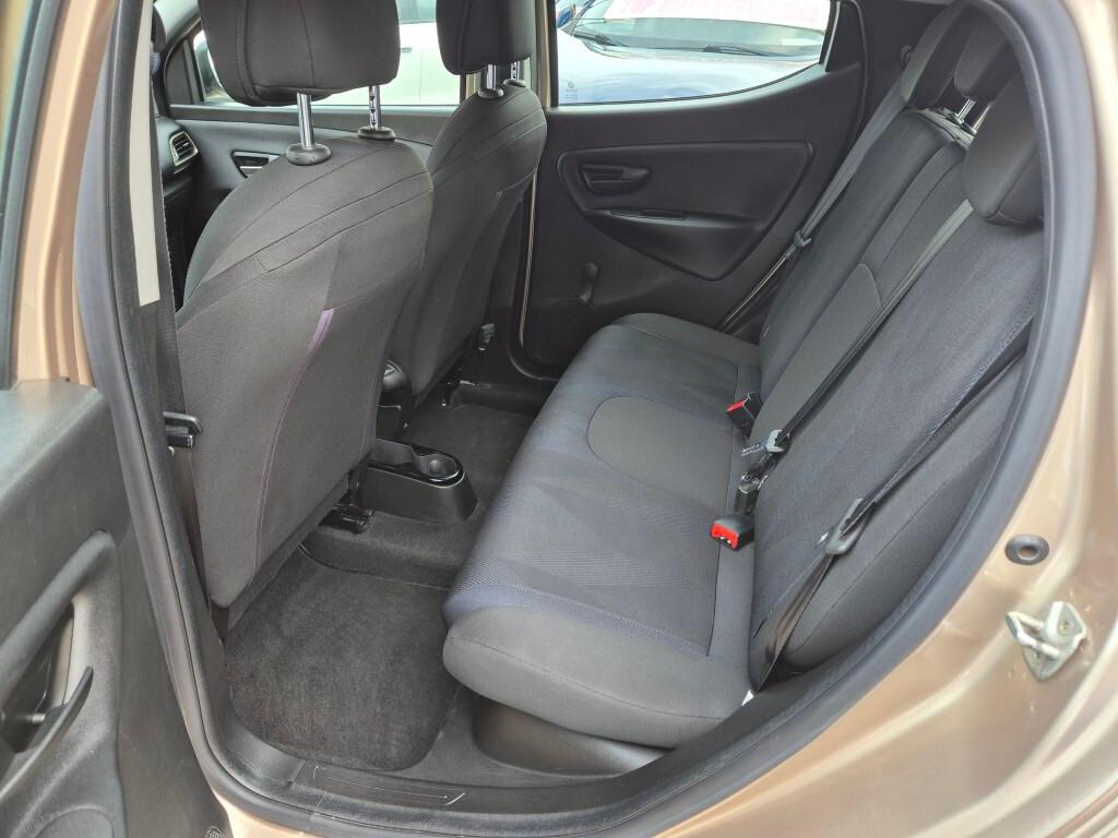 Lancia Ypsilon 1.0 FireFly 5 porte Hybrid Ecochic