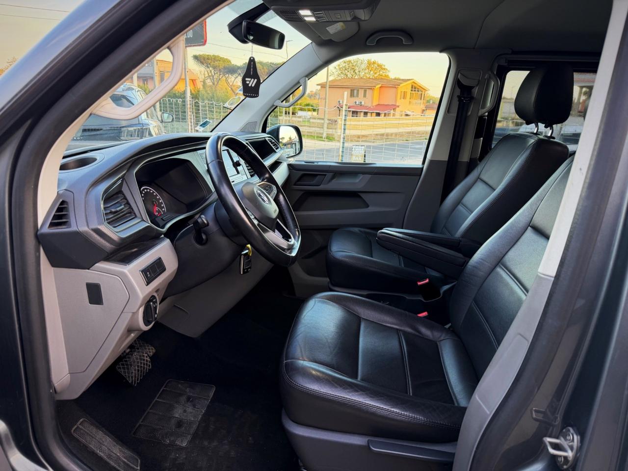 Volkswagen Caravelle 2.0 TDI 150CV DSG PL Comfortline