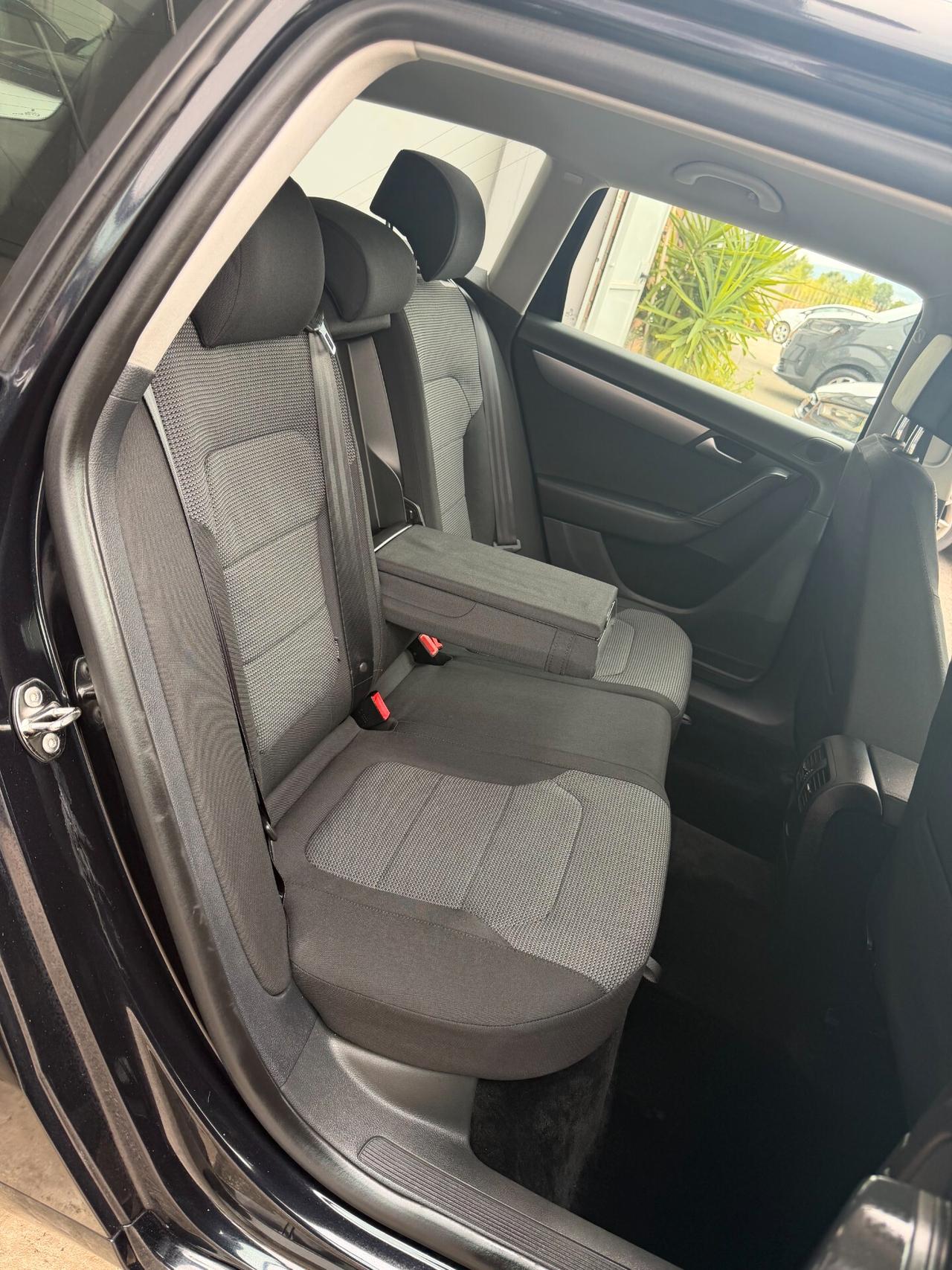Volkswagen Passat Var. 2.0 TDI Comfortline con Gancio Traino
