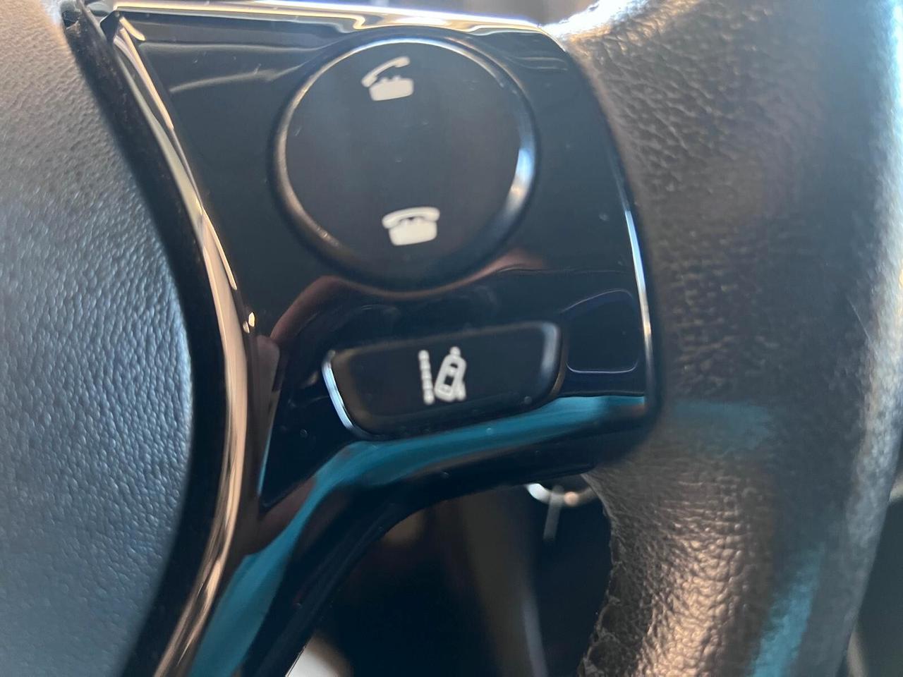 Toyota Aygo 1.0 AUTOMATICA X-PLAY*NO VINCOLI DI FINANZIIAMWNTO*AZIENDALE NAVI UNIPRO