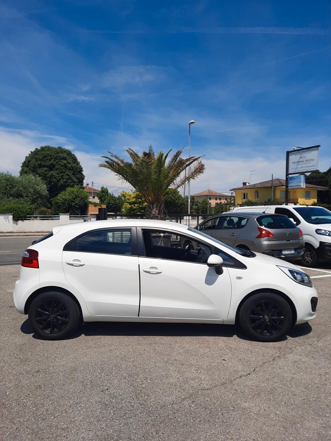 Kia Rio 1.1 CRDi 5p. Active OK NEOPATENTATI