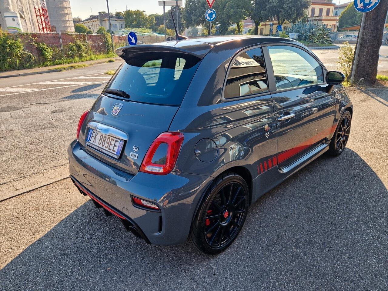 Abarth 695 1.4 Turbo T-Jet XSR Yamaha Limited Edition