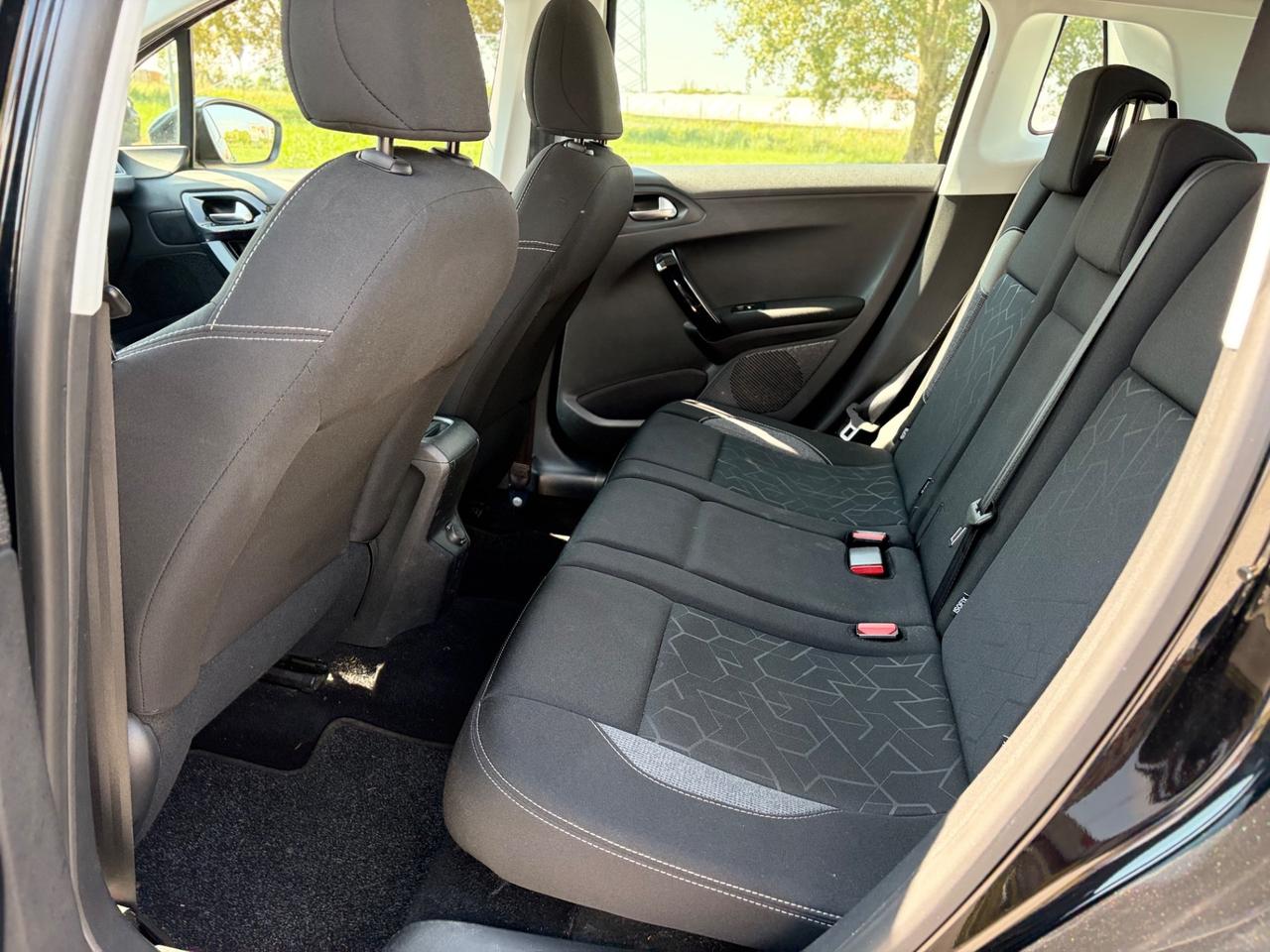 Peugeot 2008 1.2 benzina 2019 110.000km S&S Allure
