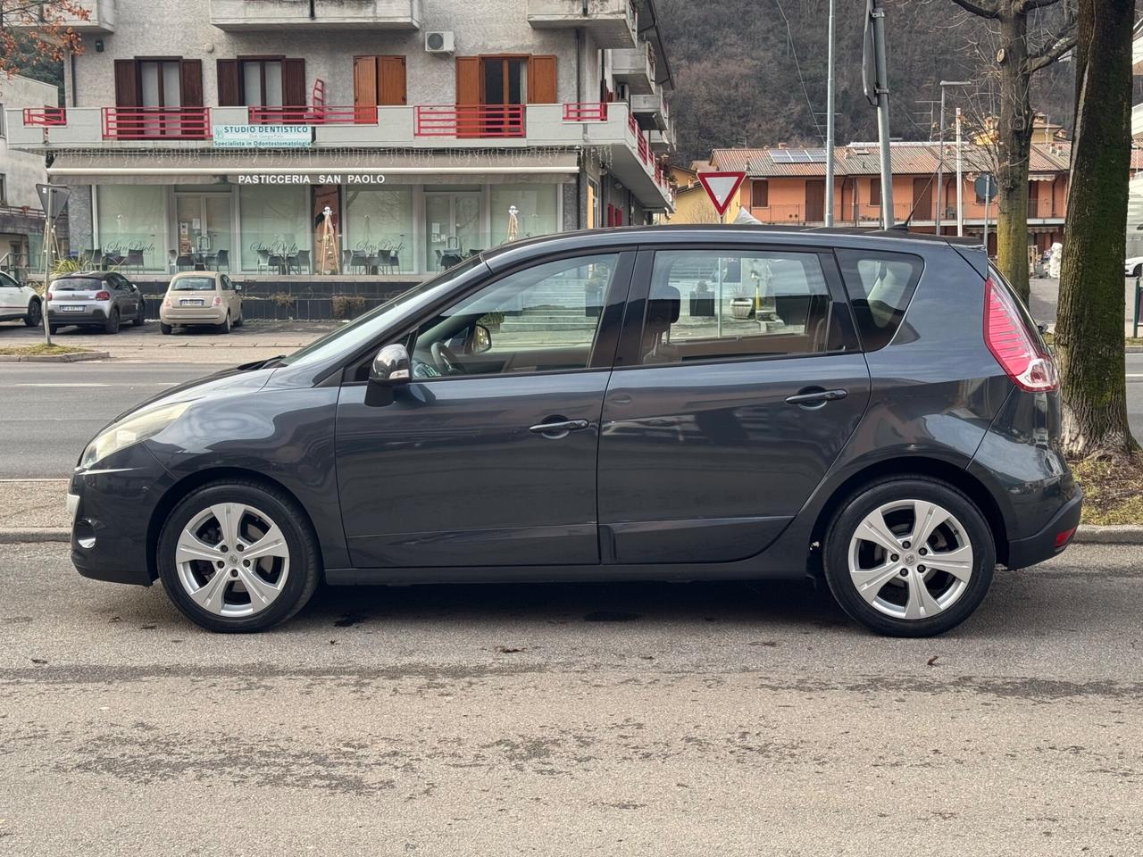 Renault Scenic Scénic X-Mod 1.5 dCi 110CV Luxe NEOPATENTATI - TELECAMERA PER PARCHEGGIO ASSISTITO