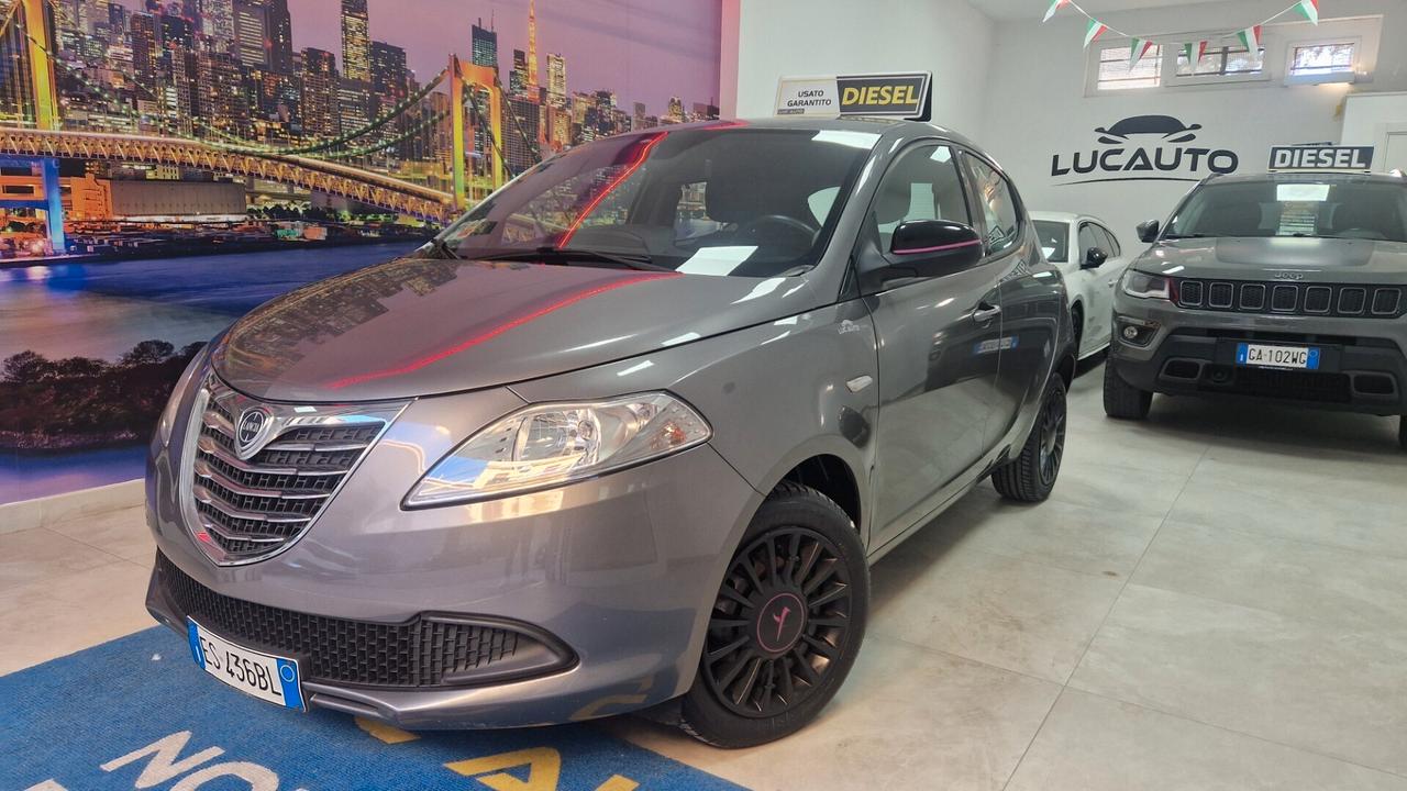 Lancia Ypsilon 1.3 MJT bicolor