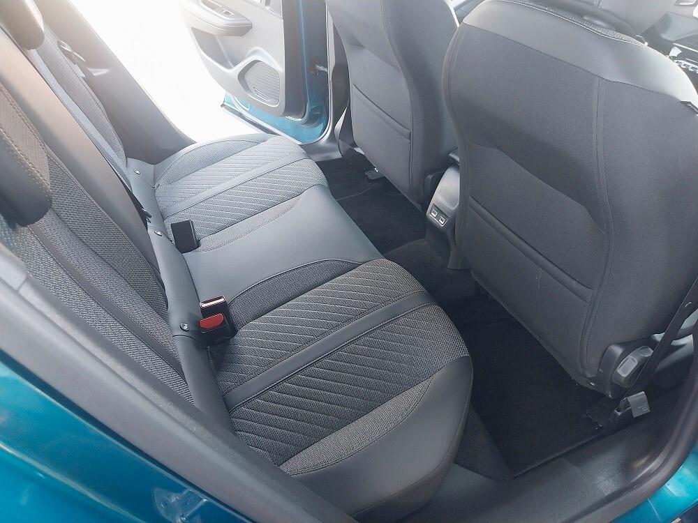 Peugeot 2008 Hybrid 145 e-DCS6 GT