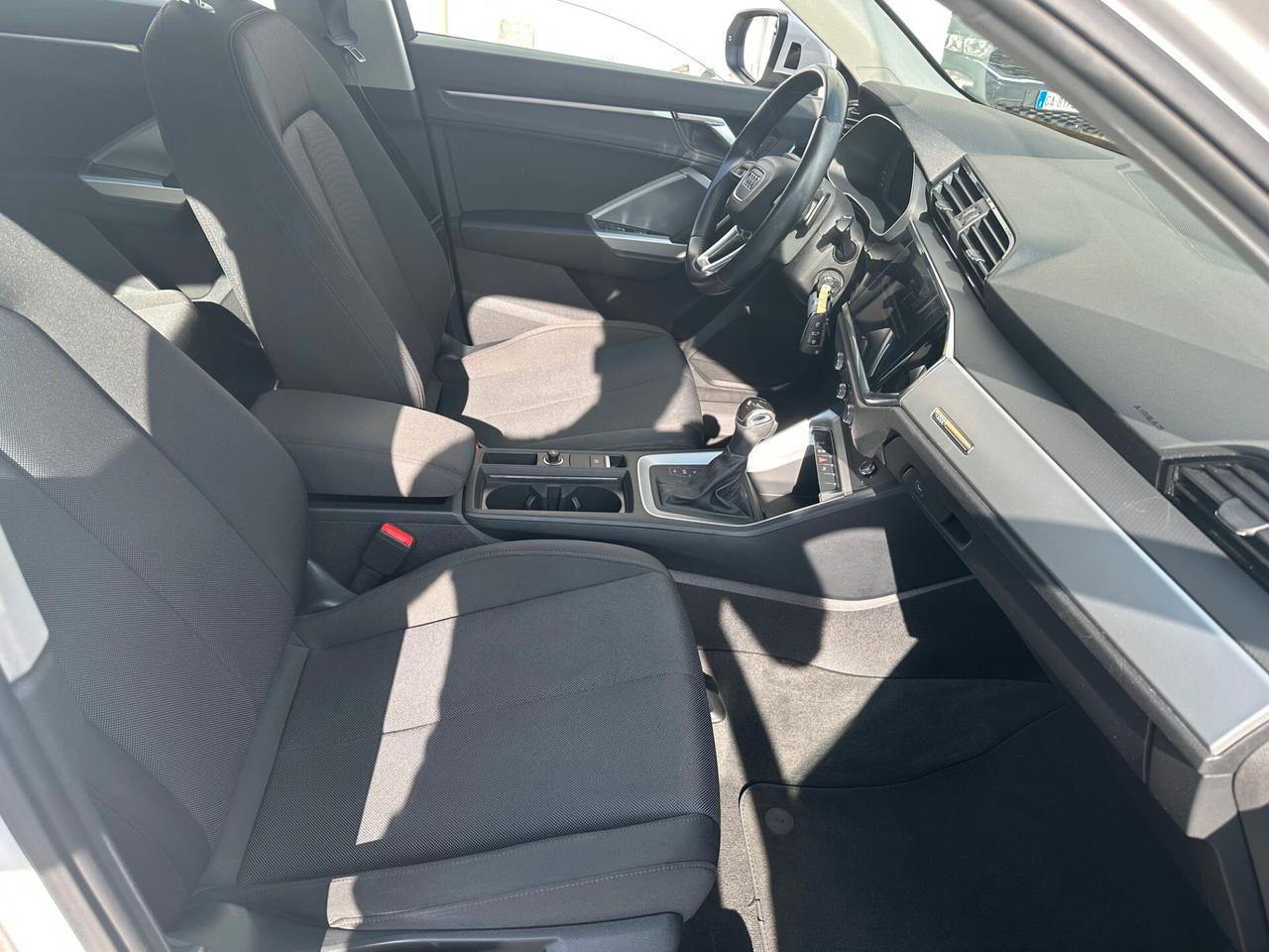 Audi Q3 35 TDI S tronic Business Advanced*EURO6