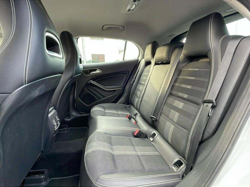 Mercedes GLA 180 180 D Sport 7G-DCT