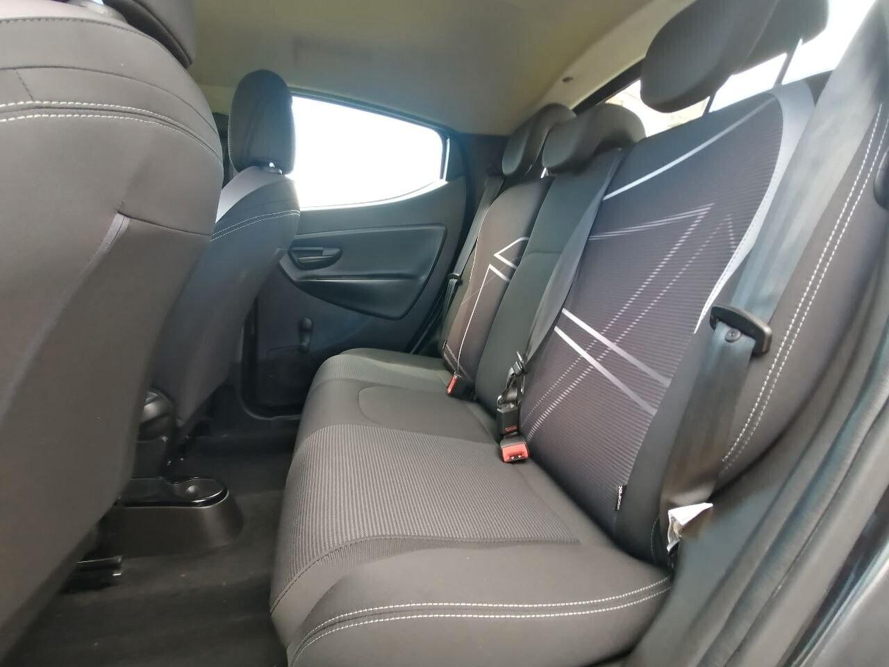 Lancia Ypsilon 1.2 69 CV 5 porte GPL Ecochic Silver