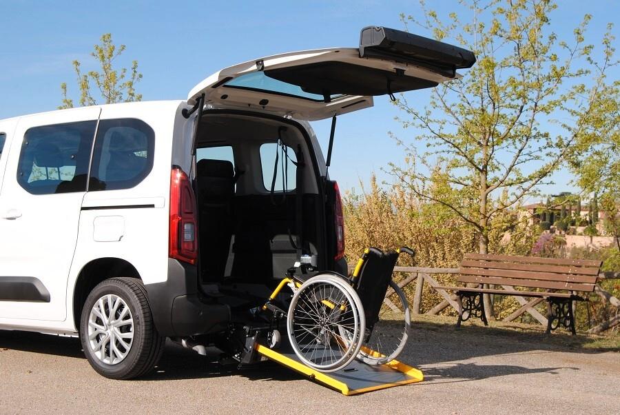 Doblo TRASPORTO DISABILI PRONTA CONSEGNA