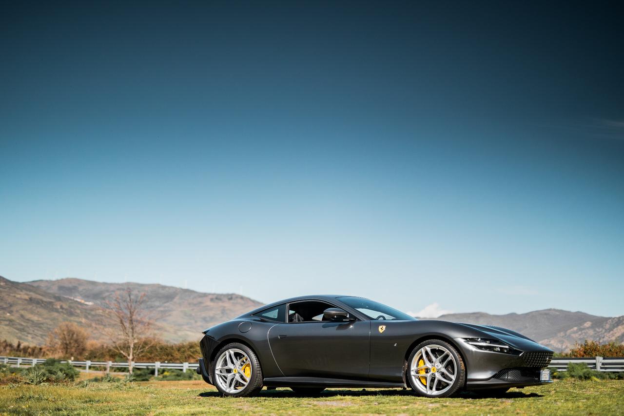Ferrari Roma pari al nuovo PERMUTE 3.9 620 CV full stupenda garanzia ferrari