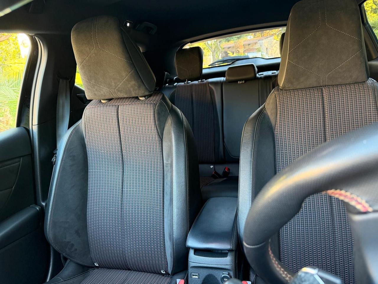 Ds DS3 3 Crossback BlueHDi 130 aut. Performance Line+