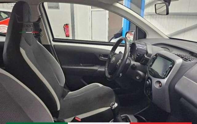 Toyota Aygo 5p 1.0 x-play 72cv