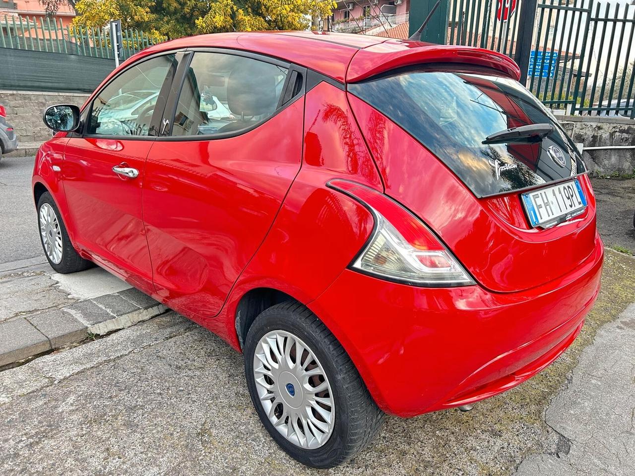 Lancia Ypsilon 1.2 69 CV 5 porte GPL Ecochic Gold
