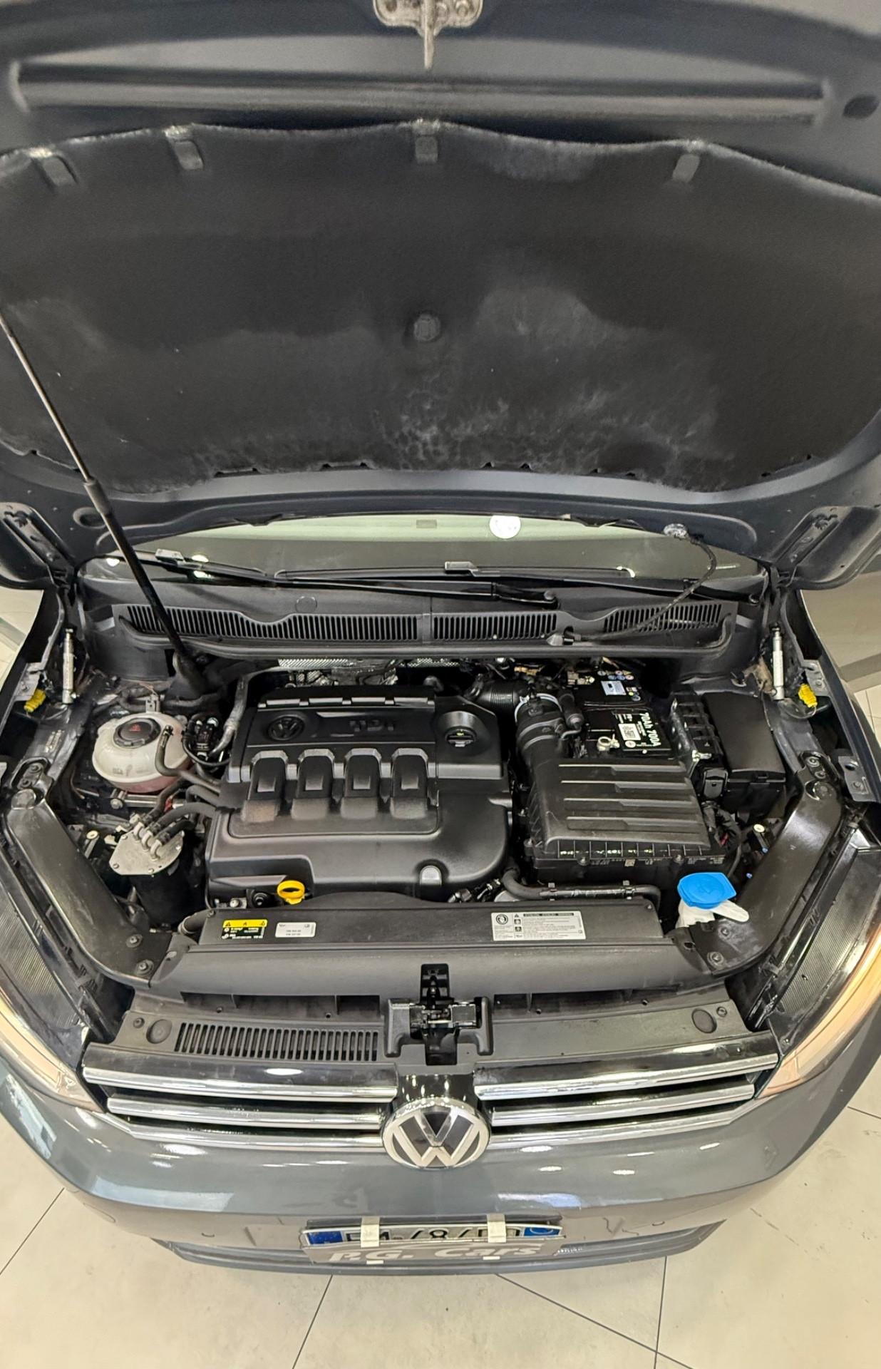 Volkswagen Touran 2.0 TDI 150 CV SCR DSG Executive BlueMotion Tech.