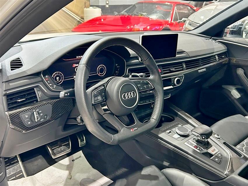 Audi RS 4 Avant