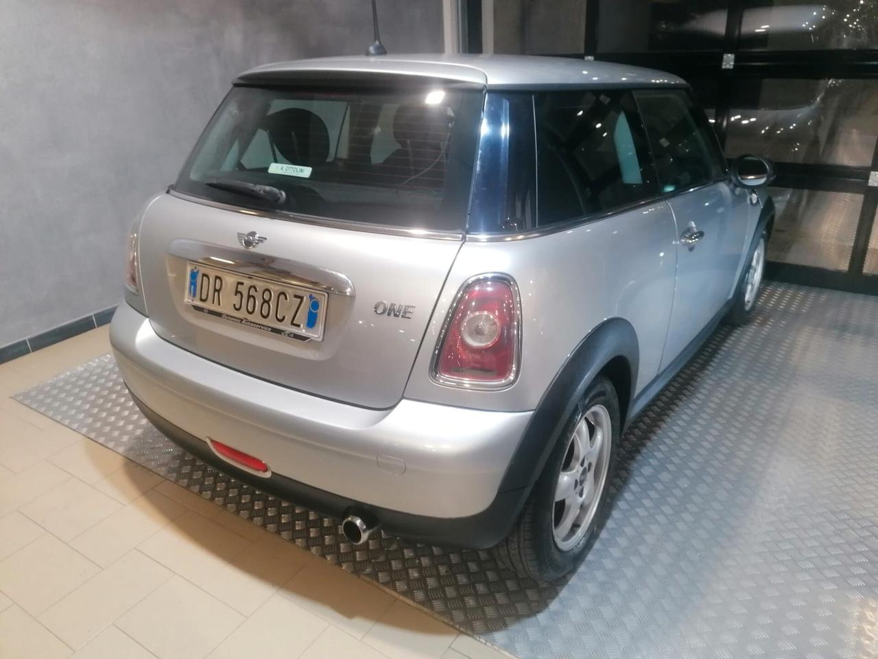 Mini 1.4 16V One Chili