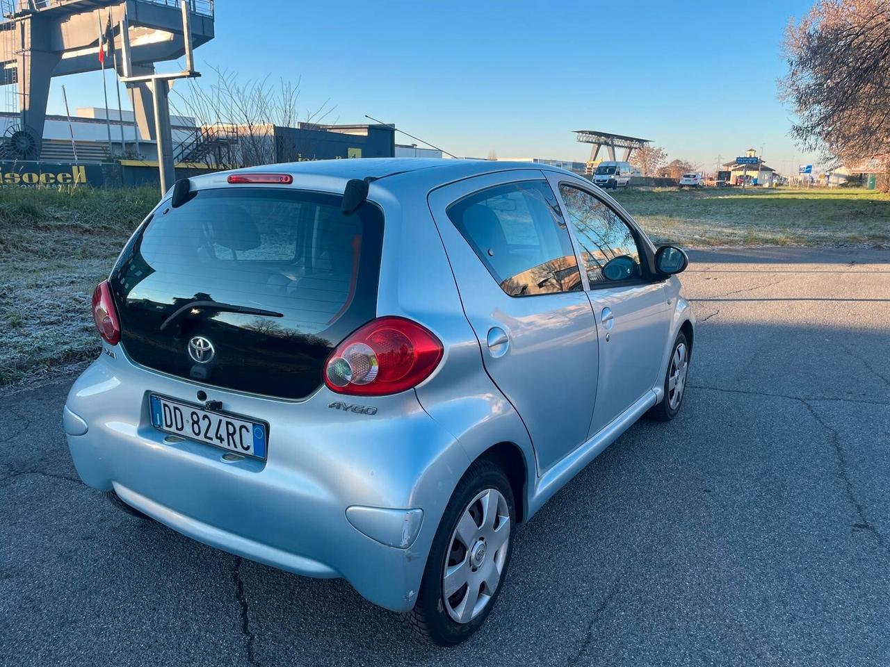 Toyota Aygo 1.0 12V VVT-i 5 porte Sol