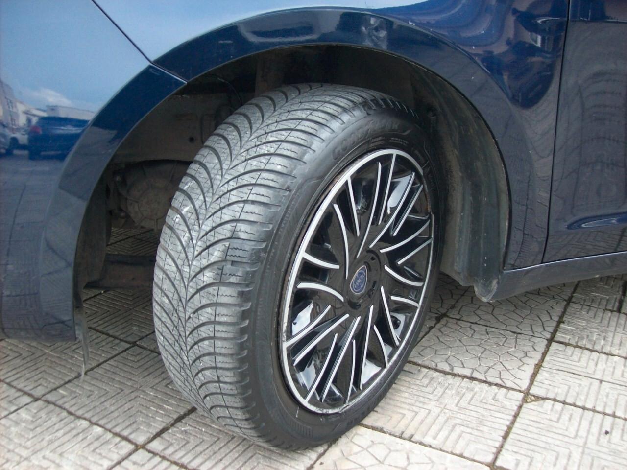 Lancia Ypsilon 1.0 FireFly 5 porte S&S Hybrid Ecochic Gold