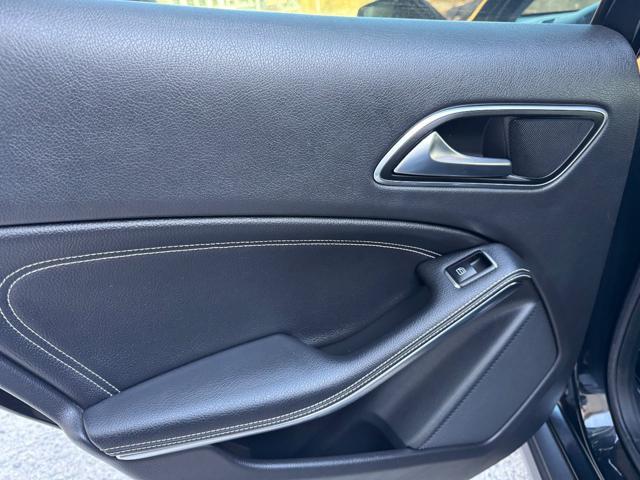 MERCEDES-BENZ GLA 200 CDI Automatic Premium