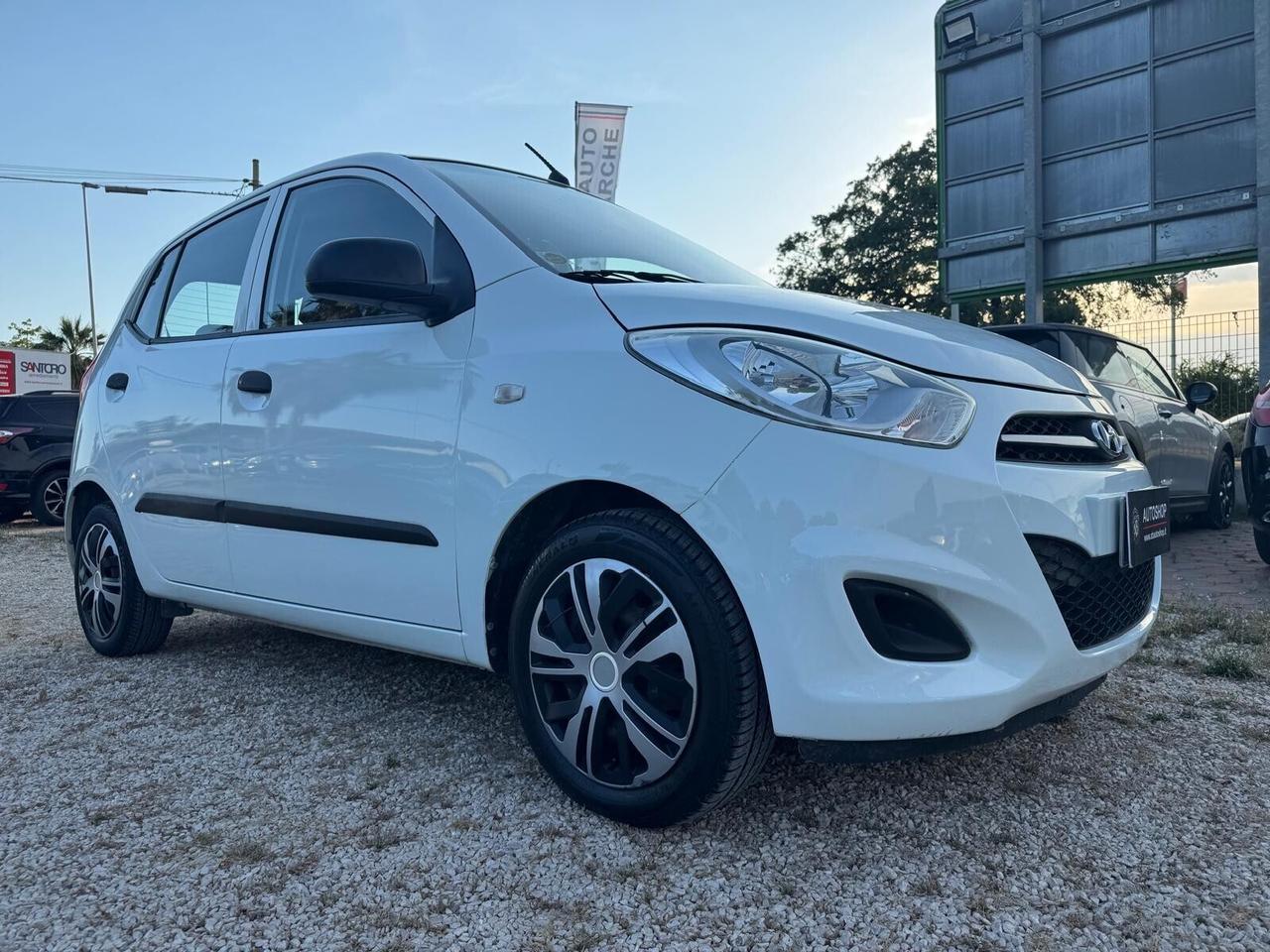 HYUNDAI - i10 - 1.1 12V Classic - NEOPATENTATI - FINANZIABILE