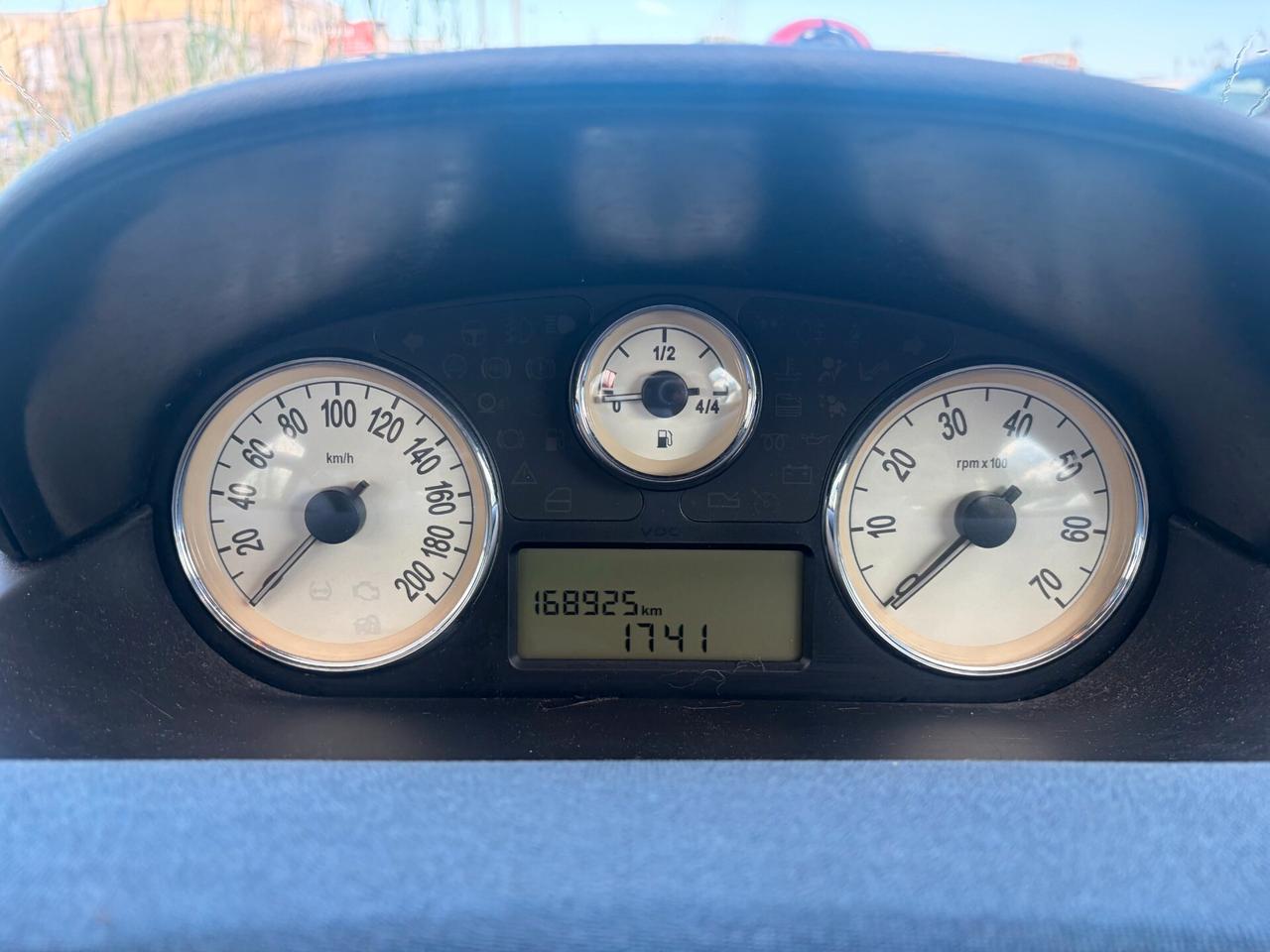 LANCIA YPSILON 1.2 BENZINA 166.000 KM ADATTA NEOPATENTATI