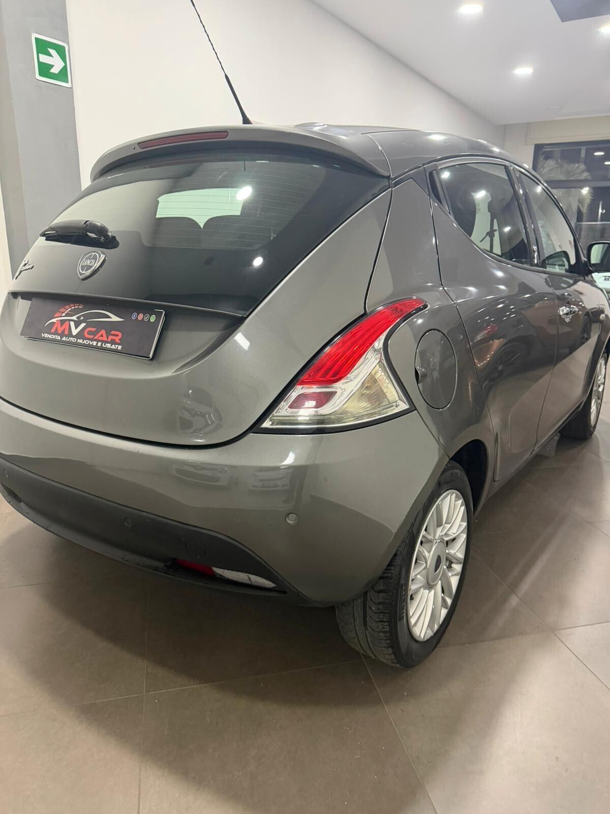 Lancia Ypsilon 1.2 69 CV 5 porte Gold