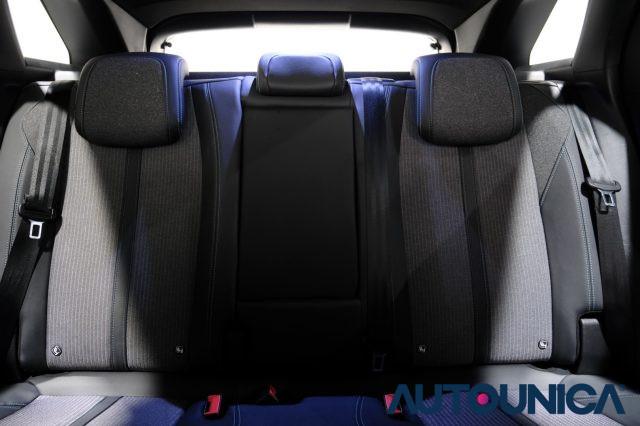 PEUGEOT 3008 HYBRID4 300 E-EAT8 ALLURE PACK