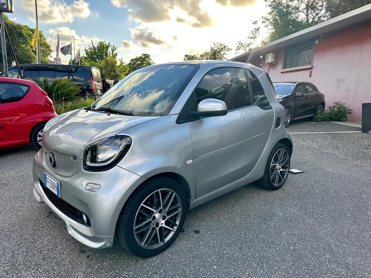 Smart ForTwo BRABUS 0.9 Turbo twinamic Xclusive JBL Permute Uff. Italia