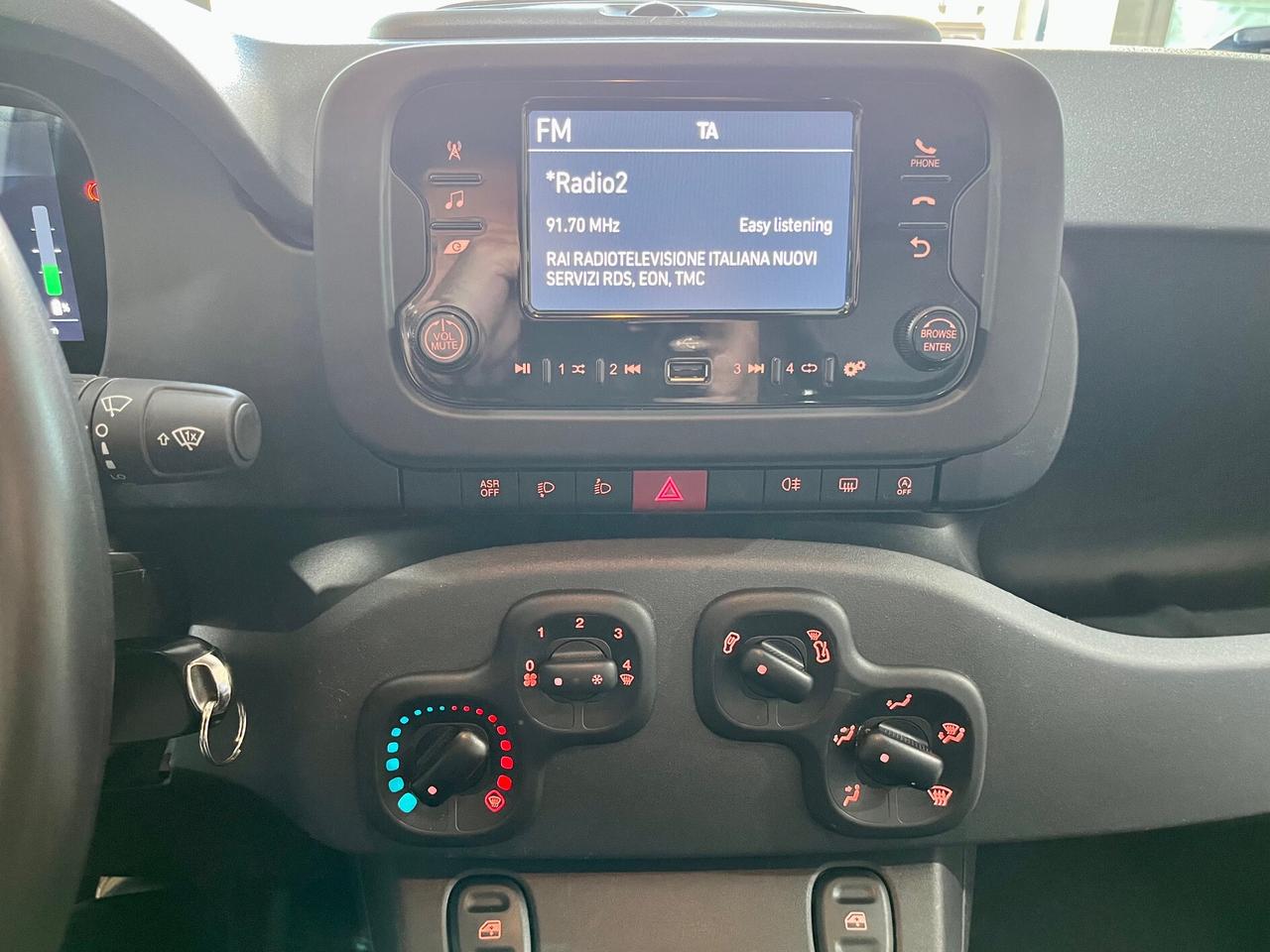 Fiat Panda 1.0 Hybrid Pandina 18000 KM