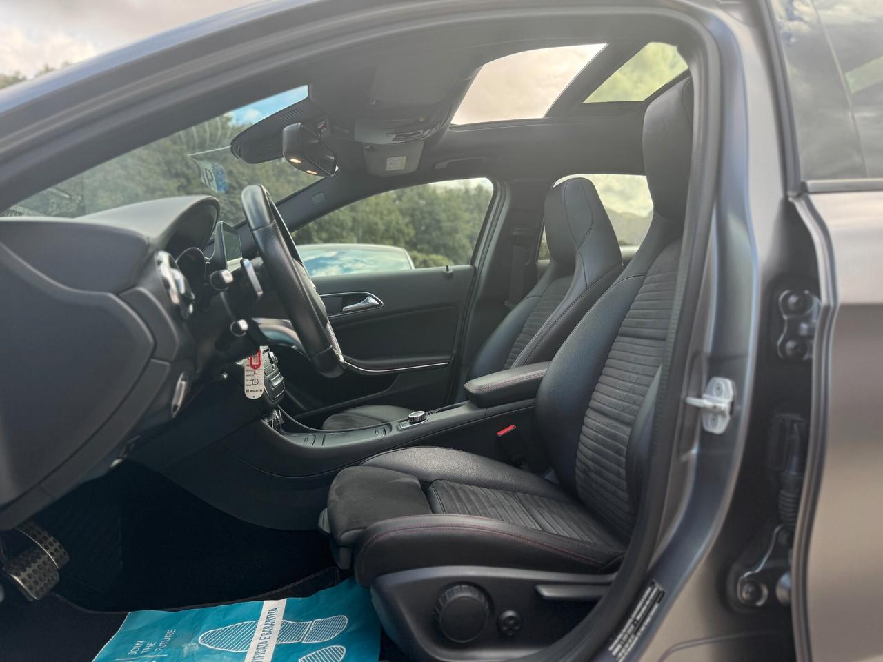 Mercedes-benz GLA 200 d Premium GRIGIO OPACO