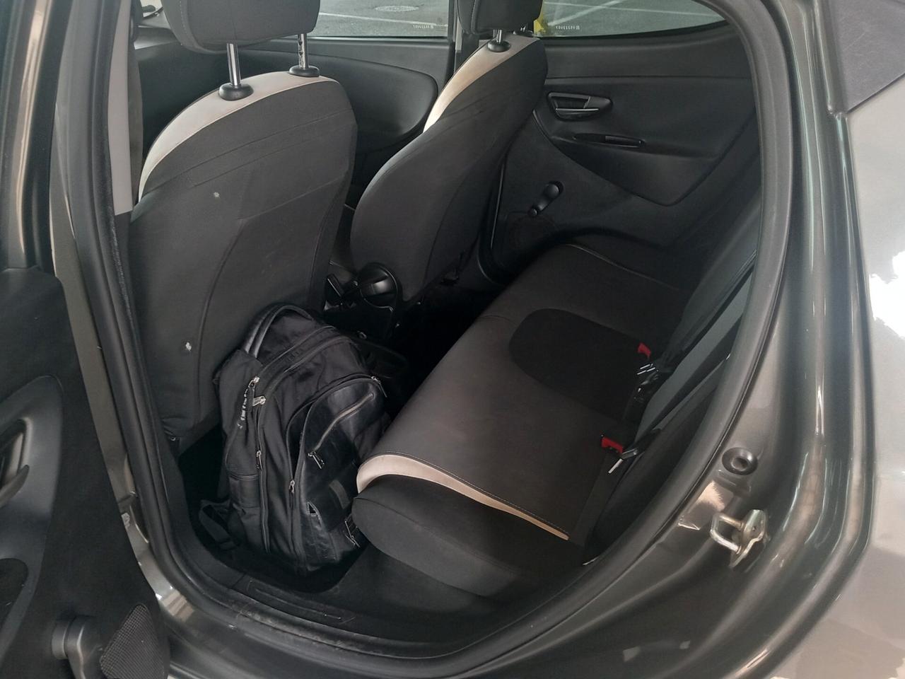 Lancia Ypsilon 1.2 69 CV 5 porte Gold