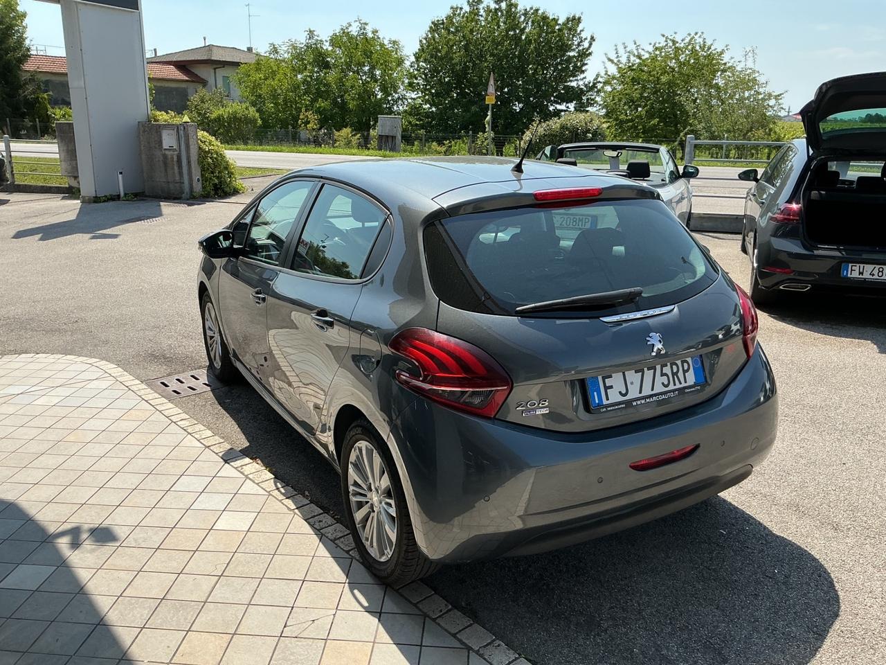 Peugeot 208 1.2 GPL Neopatentati