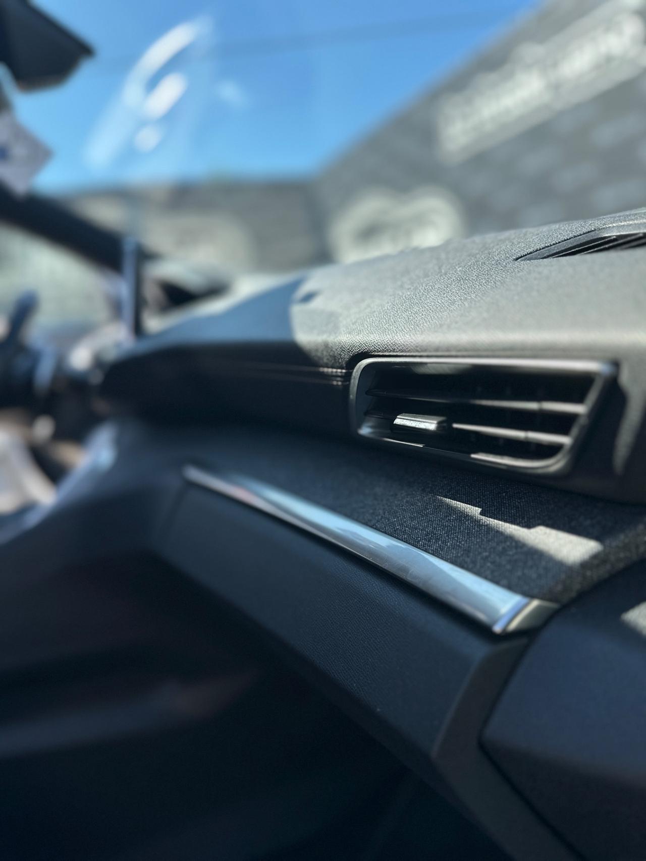 PEUGEOT 3008 (anno 2019)CAMBIO AUTOMATICO