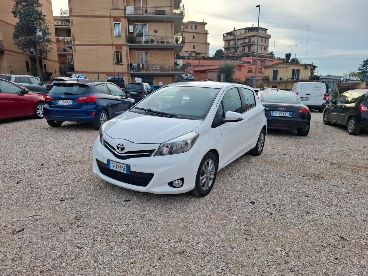 Toyota Yaris 1.0 5 porte Lounge