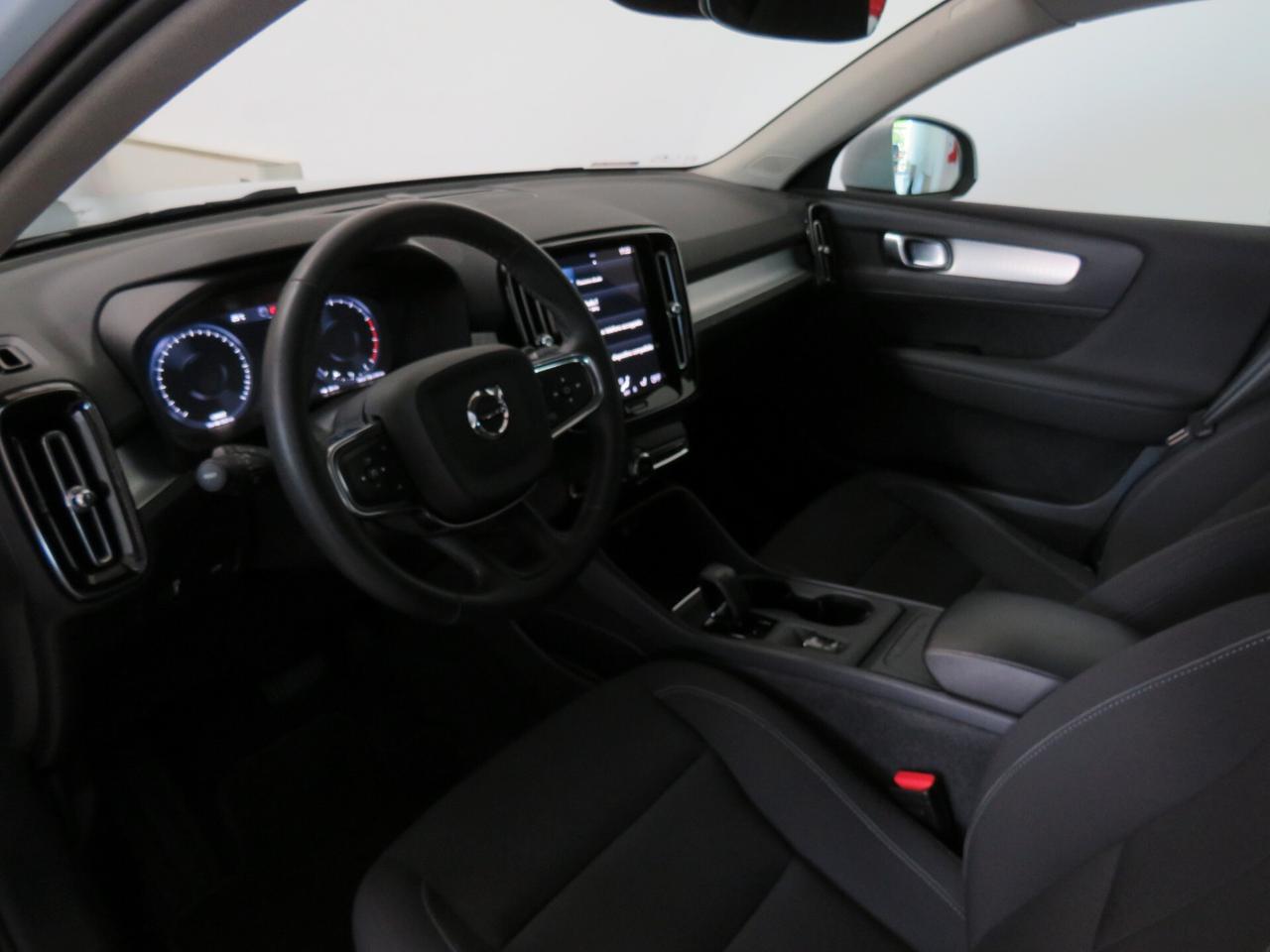 Volvo XC40 B4 AWD Geartronic Momentum