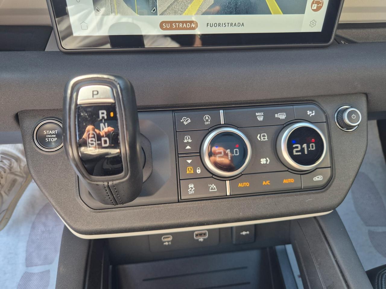 Land Rover Defender 90 3.0D I6 200 CV AWD Auto SE