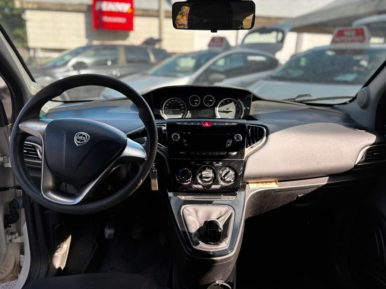 Lancia Ypsilon 1.2 69 CV 5 porte Gold