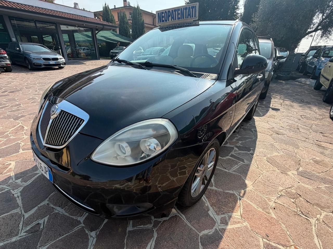 Lancia Ypsilon 1.2 69 CV 5P NEOPATENTATI