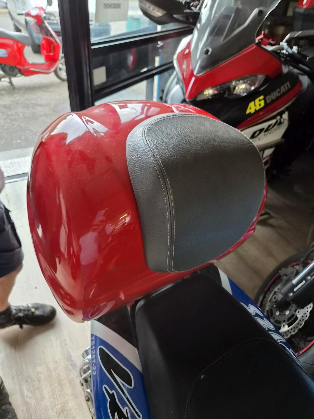 Vespa Primavera 125