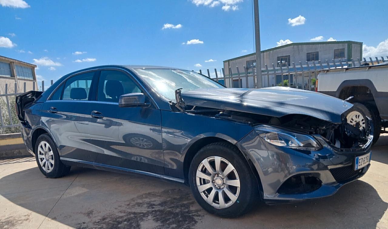 MERCEDES-BENZ E 200 BlueTEC Executive SINISTRATA